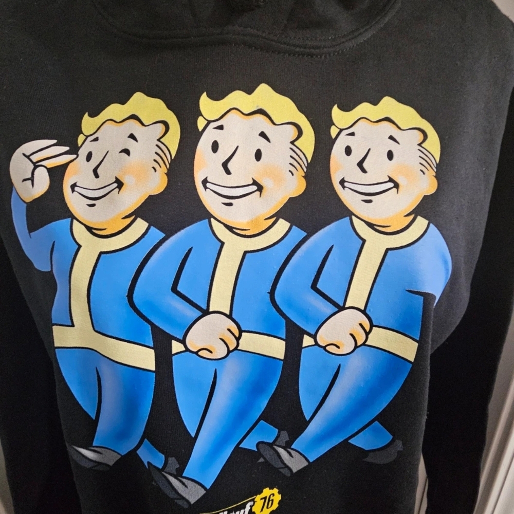 Fallout 76 Sweatshirt - Picture 2 of 14